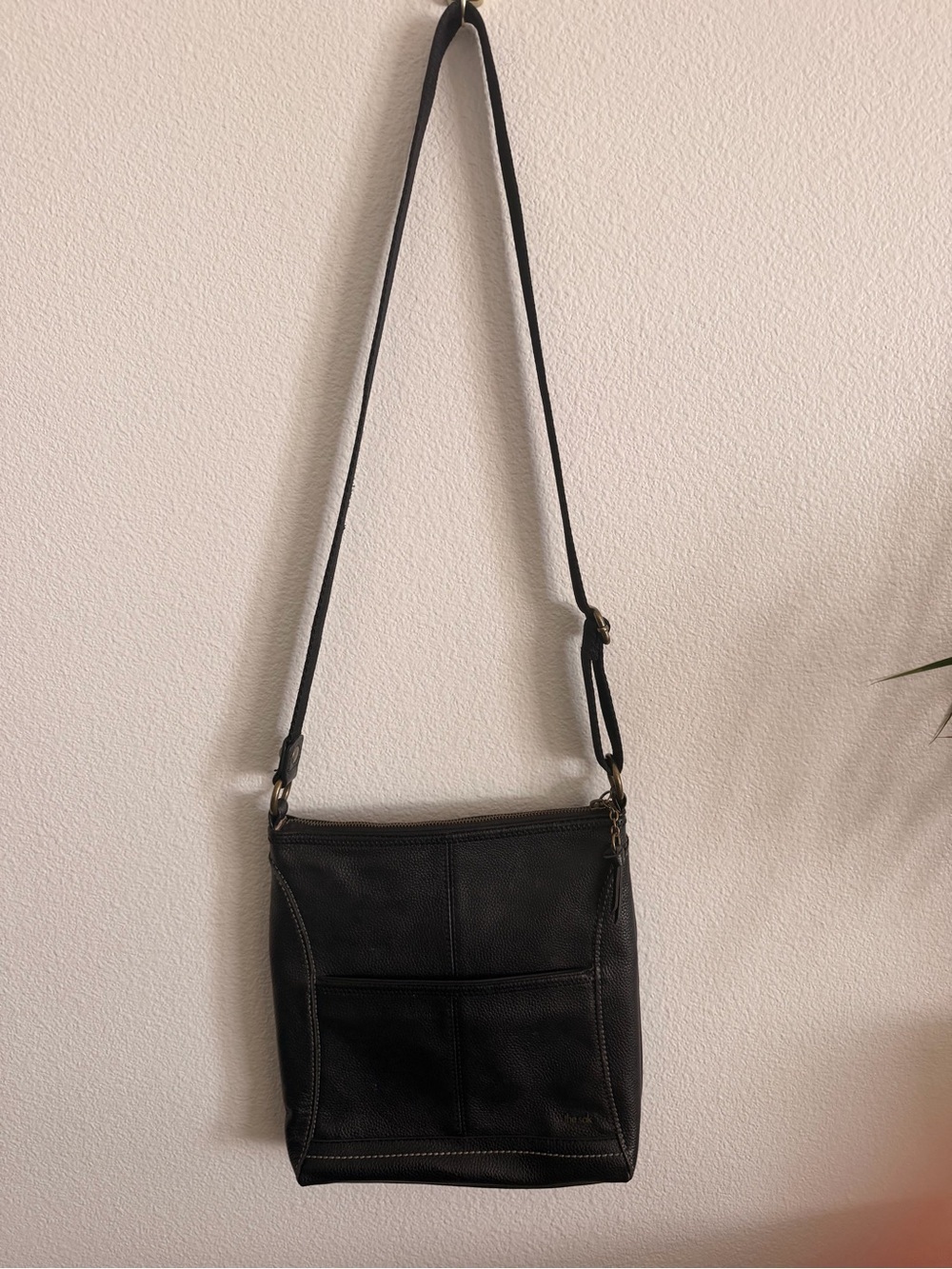 The Sak Black Pebbled Leather Crossbody Bag Organizer Adjustable Strap